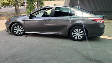 Toyota Camry: 2020 г., 2.5 л, Автомат, Гибрид, Седан — 5