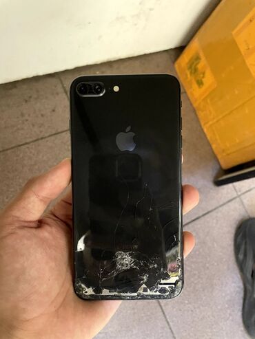 Apple iPhone: IPhone 8 Plus, Б/у, 64 ГБ, Черный, Зарядное устройство, Чехол, 100 %
