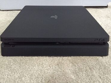 ps4 satilir: PS4 SLIM konsolu.2ci əldi.İdeal vəziyyət.ən əsası prasivkalı modeldi.2