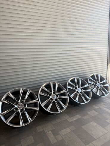 Диски: Литые Диски R 17 Toyota, Комплект, отверстий - 5, Б/у