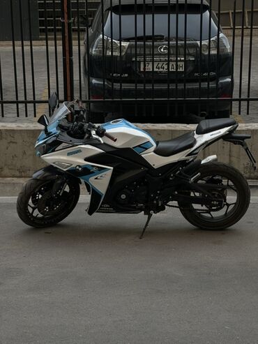 мотоцикл yamaha r1: Yamaha r3 реплика год выпуска: 2024 объем : 400 куб бак :17 л 95