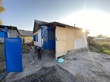продам дом киргизия 1: 3 комнаты, 70 м², 14 соток, Петровка, Собственник — 5