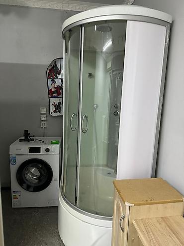 Продажа салонов красоты и кабинетов: Продаю коммерческое помещение,бывшая парихмахерская(все документы — 11