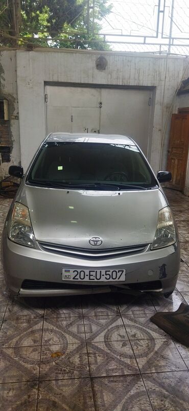 Toyota: Toyota Prius: 1.5 l | 2005 il Sedan