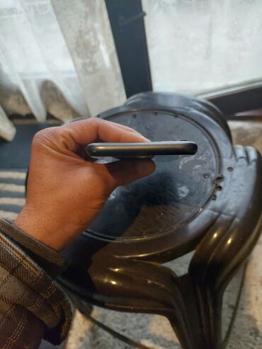 Apple iPhone: Apple iPhone iPhone 11, 64 GB, Crn — 5