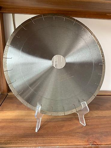 Другое оборудование для производства стройматериалов: Диски для гранита, мрамора,Сары Таш,бетон всё размеры звоните по — 7