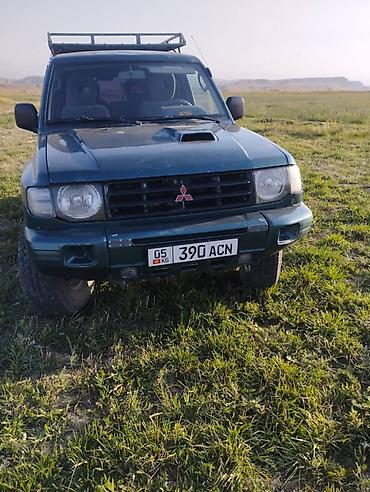 салон машины: Mitsubishi Pajero: 2003 г., 2.5 л, Механика, Дизель, Внедорожник — 4