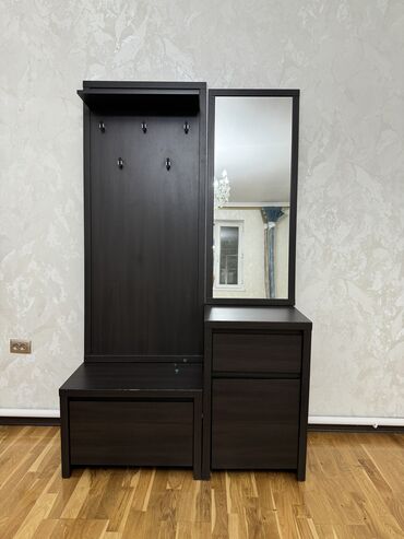 купить мебель для кафе бу: Продаю гарнитур для прихожей, комод.( комплект) Б/У
Все рабочее!