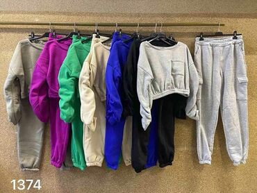 Gornji i donji deo: Komplet trenerka na lalafo.rs — 4 Gornji i donji deo: Komplet trenerka — 4