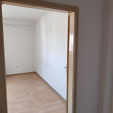 Stan na dan: ​garsonjeru od 21m2 na odličnoj lokaciji u Ustaničkoj ulici (kod — 7