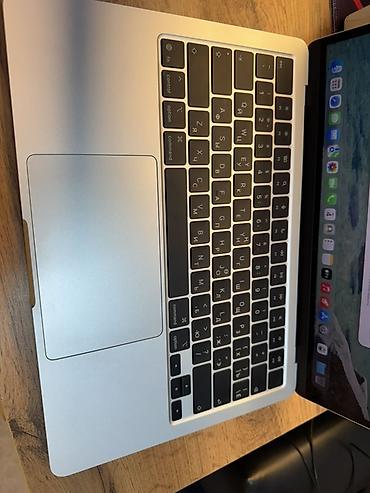 Ноутбуки Apple (MacBook): Apple MacBook Air 136 (серебристый) M5 CHIP самый последний 16/512 — 2
