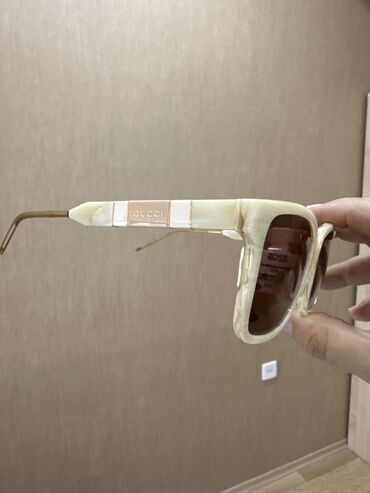 Eynəklər: Gün eynəyi, Gucci — 10