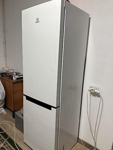 техничеа: Холодильник Indesit, Б/у, Двухкамерный, Total no frost — 1