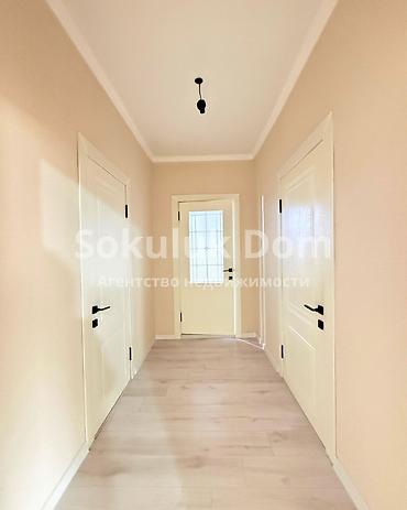 Продажа коттеджей и домов: 🏠Продаётся дом в с. Сокулук 🟡Комнаты: 4 🟡Участок: 8,8 соток ( по факту — 13