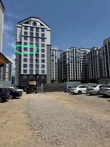 продаётся квартира в караколе: 2 бөлмө, 77 кв. м, Элитка, 8 кабат, ПСО (өзү оңдоп түзөтүп бүтүү үчүн)