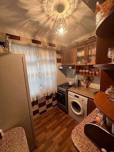 53 yas ucun is elanlari: Bakı, Yasamal, 1 otaqlı, Köhnə tikili, m. İnşaatçılar, 35 kv. m — 3