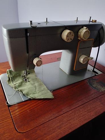 Tikiş maşınları: Çayka 142M tikiş maşını – stolüstü kabinetlə 🧵 SSRİ istehsalı tikiş — 4