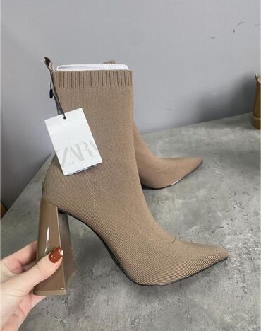 Ботинки и ботильоны: Ботинки, 36, Zara, Новый, цвет - Черный, Самовывоз, Платная доставка