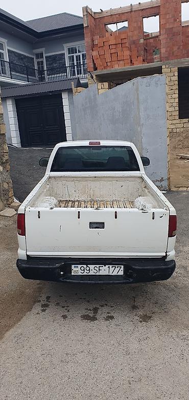 Chevrolet: Chevrolet S-10 pikap - Korpus: 2 qapılı, tək kabin - Rəng: ağ - — 5