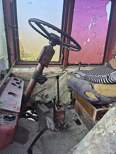 muhərrik yastığı: Vladimirəs MTZ tipli kiçik traktor - Dizel mühərrik, yan əvəldə — 3