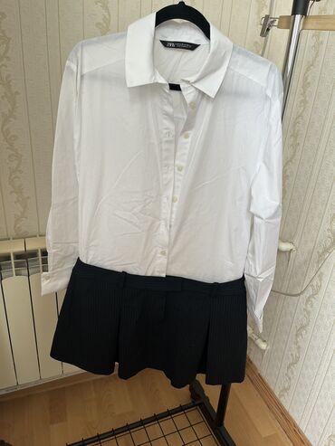 Krasofkalar və idman ayaqqabıları: Zara, Yeni, ''Yubka-köynek'' model don
geyilmeyib sıfırdır -da lalafo.az — 12 Krasofkalar və idman ayaqqabıları: Zara, Yeni, ''Yubka-köynek'' model don
geyilmeyib sıfırdır — 12