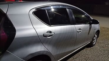 мини электромобиль: Toyota : 2012 г., 1.5 л, Робот, Гибрид, Хэтчбэк