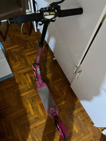 Nərdlər: Skuter Elektrik deyil❌ Islekdi Qiymet 40 azn Unvan Zerife Eliyeva klin