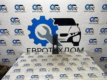 обшивки 124: Крышка блока предохранителей Volvo FH12 fh12.380 D12 380 2003 — 1
