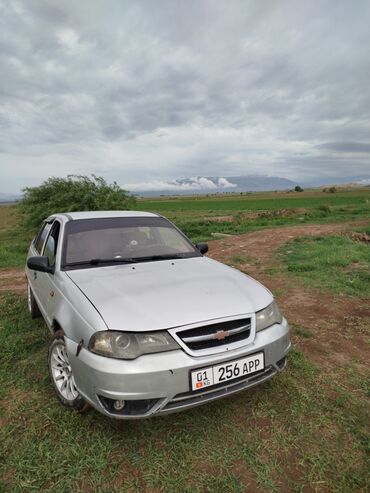 daewoo spark: Daewoo Nexia: 2010 г., 1.6 л, Механика, Бензин, Седан
