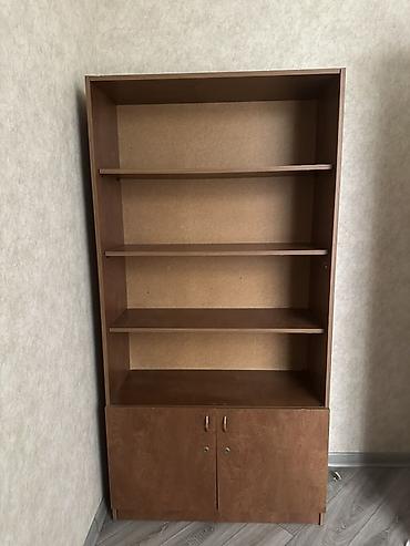 qapi evi: Taxta kitab rəfi və dolab kombinasiyası - Material: laminat/MDF — 1