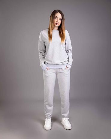 Gornji i donji deo: Ženski komplet trenerke – duks + donji deo - Model: duks sa okruglim — 8