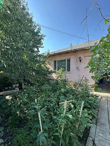Дома: Продается полдома с участком 2,7 сотки (фактически около 3 соток). 📍 — 4