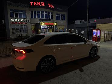 салон гольф3: Toyota Corolla: 2023 г., 1.8 л, Автомат, Бензин, Седан — 4