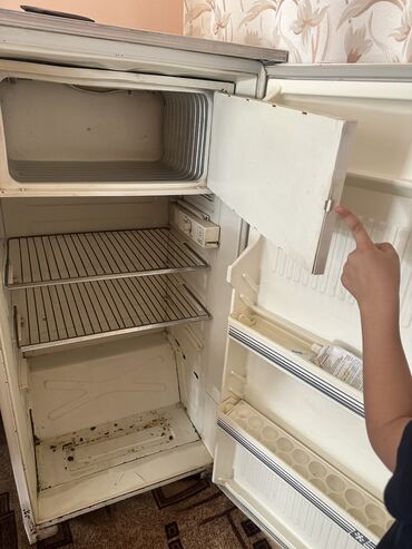 домашние холодильник: Холодильник Б/у, Двухкамерный