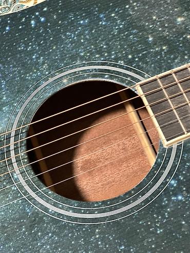 Гитары: 🎸 ПРОДАЁТСЯ КРАСИВАЯ АКУСТИЧЕСКАЯ ГИТАРА 🎸 ✨ Очень красивый дизайн — — 1