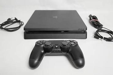 PS4 (Sony Playstation 4): U ponudi je Sony PlayStation 4.
Konzola je najnoviji SLIM model — 5