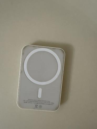 Apple MagSafe Battery Pack – ağ rəng - iPhone 12 və daha yeni MagSafe