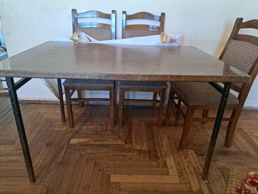 Masalar: Qonaq masası, İşlənmiş, Dördbucaq masa