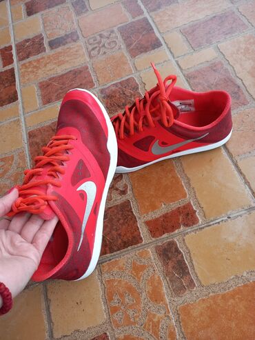 opposite čizme za sneg: Nike, 40, bоја - Crvena