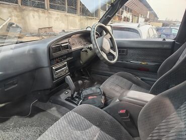 Toyota: Toyota Hi-Lux: 1993 г., 2.5 л, Автомат, Дизель, Внедорожник