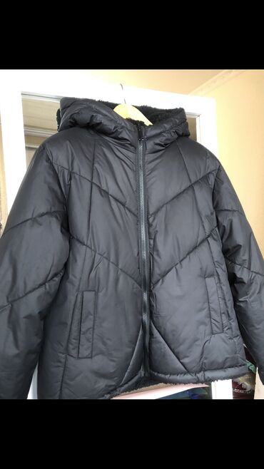 женские зимние куртки бишкек: Пуховик, M (EU 38), L (EU 40)