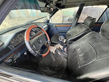 бак 124 мерс: Mercedes-Benz W124: 1990 г., 2.2 л, Кол менен иштөөчү, Бензин, Седан — 7