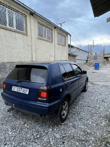 сиденья голф: Volkswagen Golf: 1997 г., 1.8 л, Механика, Бензин, Хэтчбэк