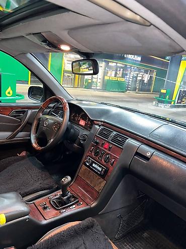 Mercedes-Benz: Mercedes-Benz E-Class: 2000 г., 2.2 л, Механика, Дизель, Седан — 4