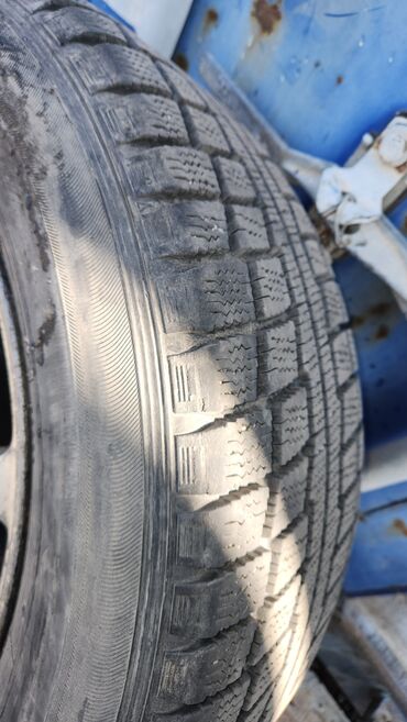 колесо от тачки: Дөңгөлөктөр монтажда 215 / 65 / R 16, Кыш, Жуп, Жеңил унаалар, Куйма