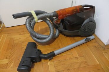 Vacuum Cleaners: BOSCH model BX11800, suvo usisavanje, extra praktican, funkcionalan