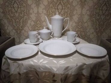зеркальная посуда для фуршета: Старинный фарфоровый,большой чайник,блюдо для торта,всего за 30