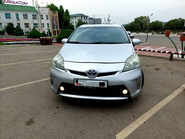 продам шины бу бишкек: Toyota Prius: 2013 г., 1.8 л, Вариатор, Гибрид, Хетчбек