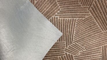 Ковролин: Ковролин на резиновой основе с рельефным геометрическим узором. В — 9