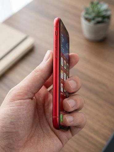 ip 11 pro max: IPhone 8, 64 GB, Qırmızı, Barmaq izi — 3